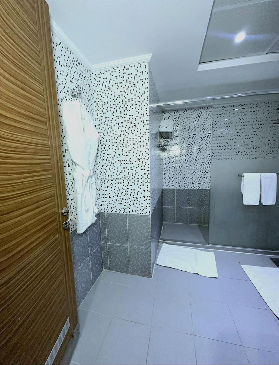 One Inn Hotel Medina Kültér fotó